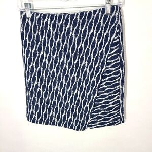 Ann Taylor Loft Petites Women's Size 00P Asymmetrical Wrap Skirt Navy and White‎